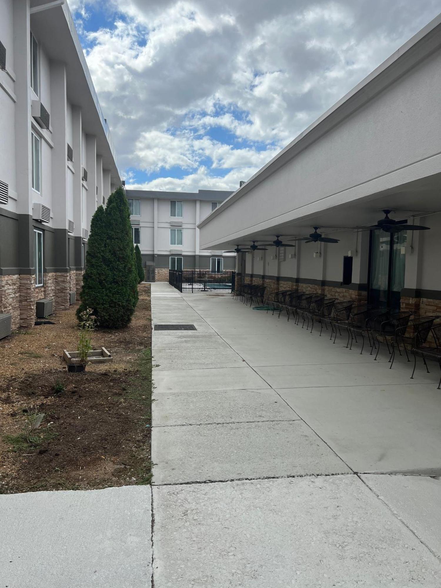 Quality Inn & Suites Chattanooga Exterior photo